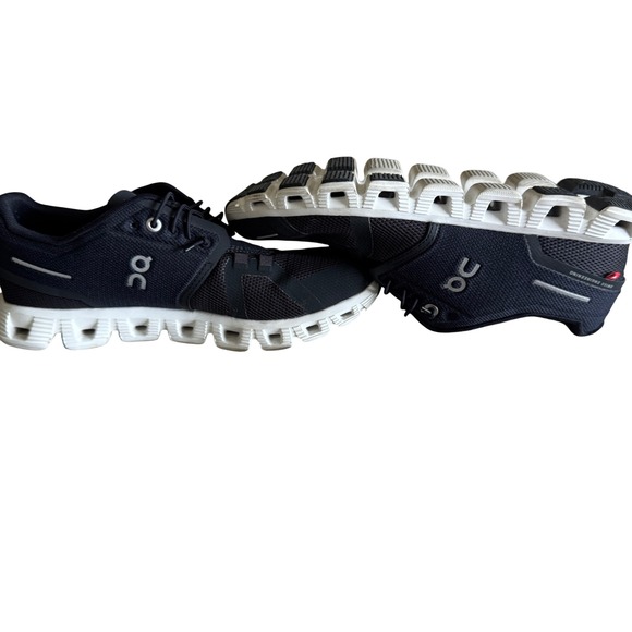 On Running Cloud 5 Sneakers Black White Women's 8 Swiss Engineering - Picture 4 of 9
